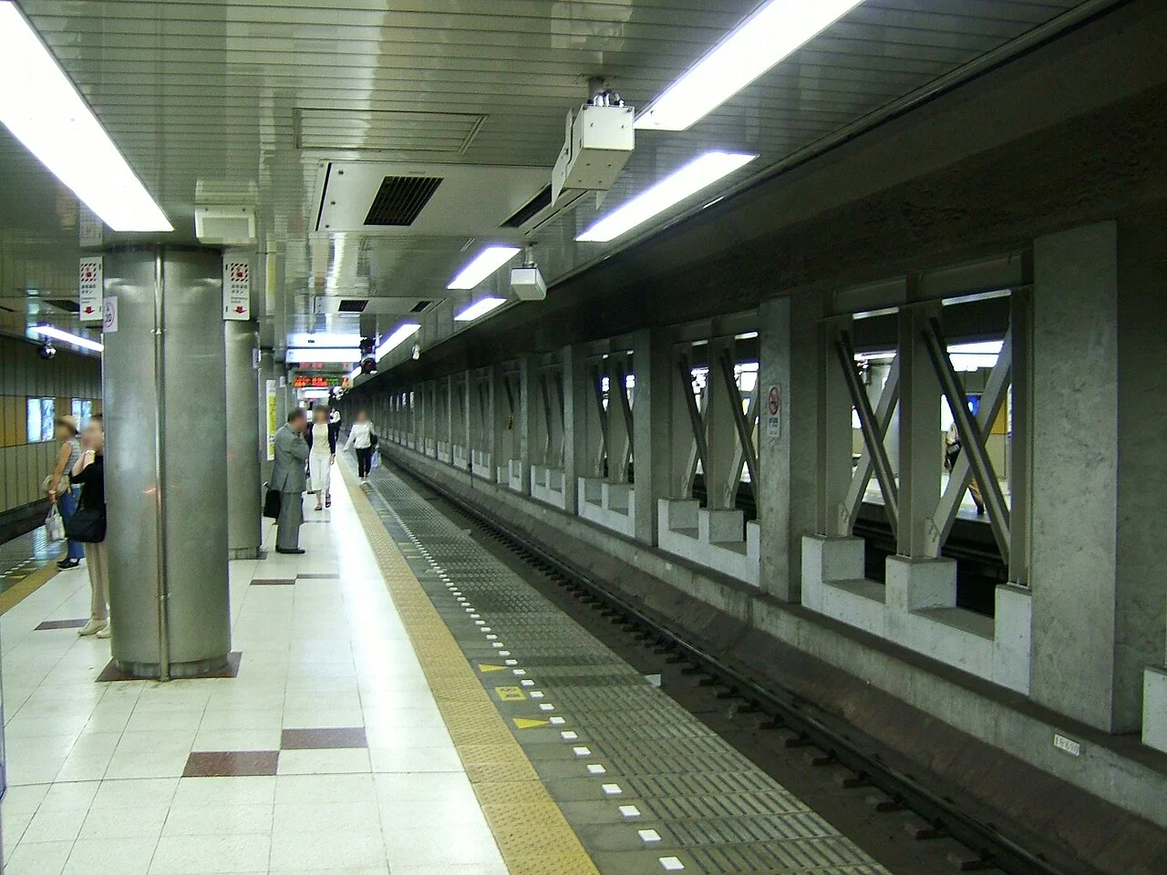 押上駅の京成・都営ホームの資料写真