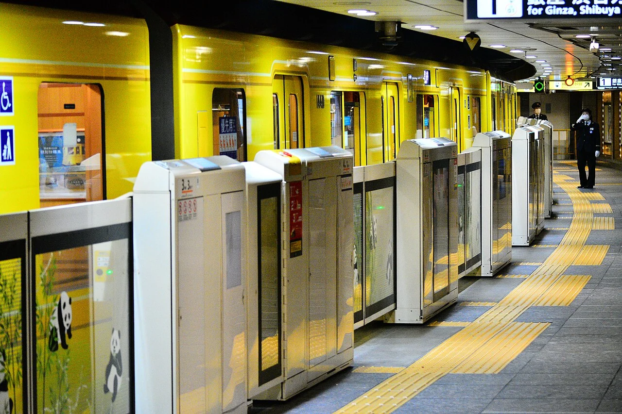Ueno Ginza Line platform in 2023