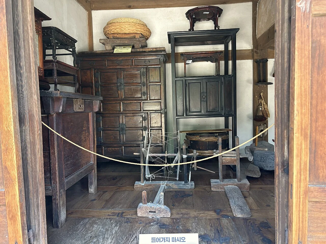 南山コルの古い台所展示