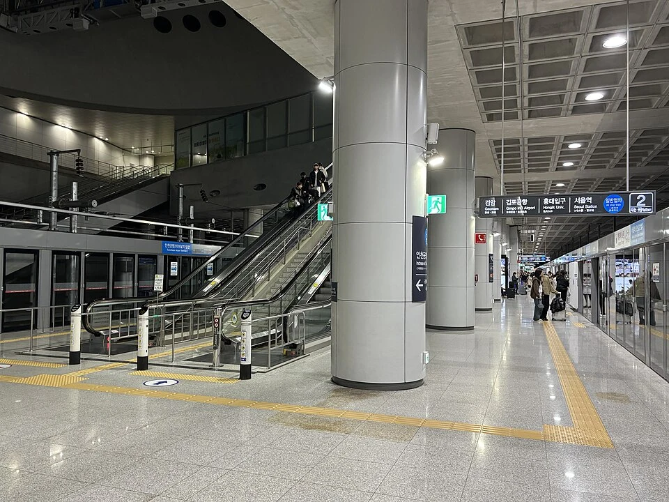 仁川空港第1ターミナルの一般列車ホーム
