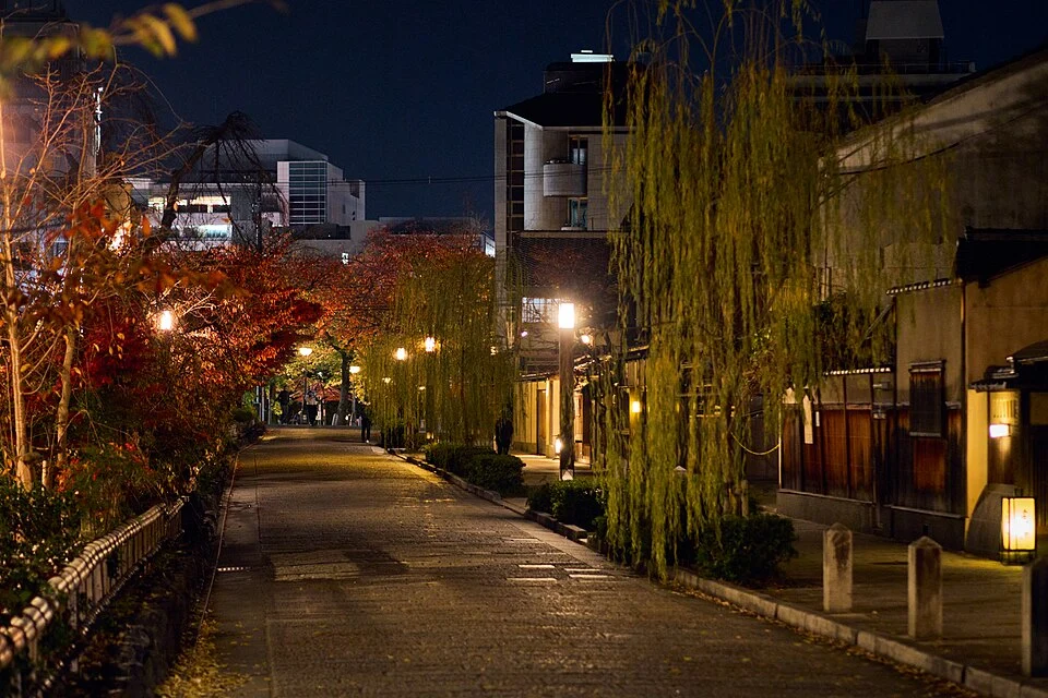 京都・祇園の路地