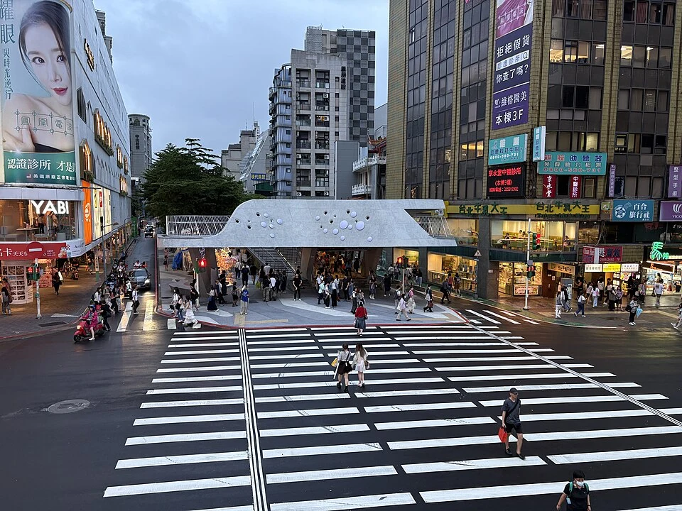 타이베이 MRT 중산역 1번 입구