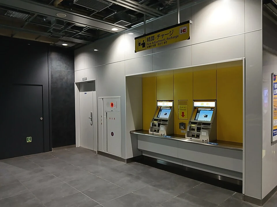 Fare adjustment machines on Tokyo Metro